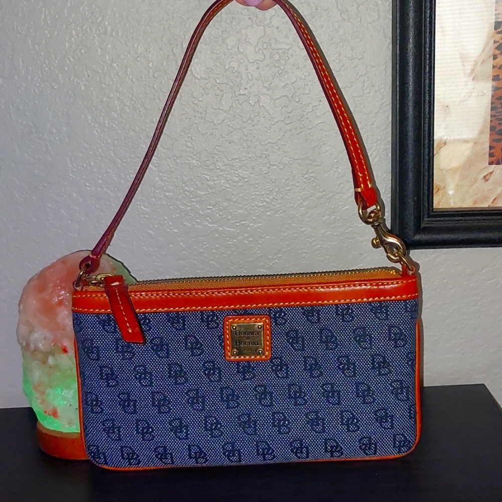 Dooney & Bourke Clutch/Bag